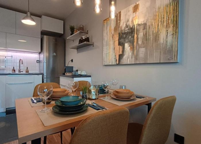 Modern Comfort near Airport, The Mall, TechPark by KeyBox