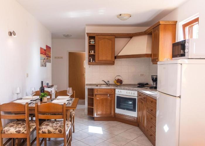 Apartment Nevera, Sea View and private parking