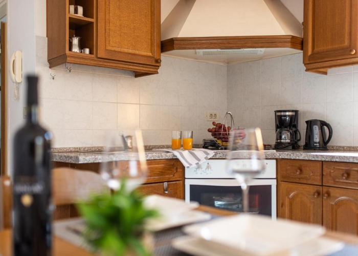Apartment Nevera, Sea View and private parking