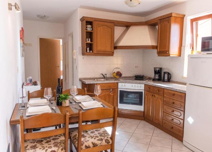 Apartment Nevera, Sea View and private parking