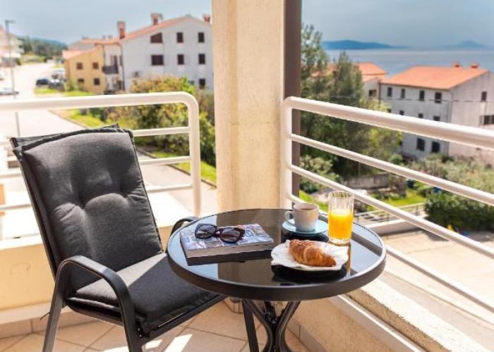 Apartment Nevera, Sea View and private parking