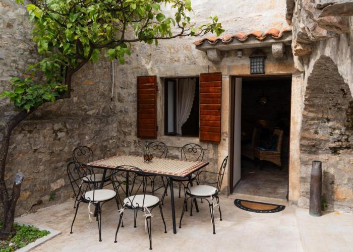 Historic Seafront Family Villa