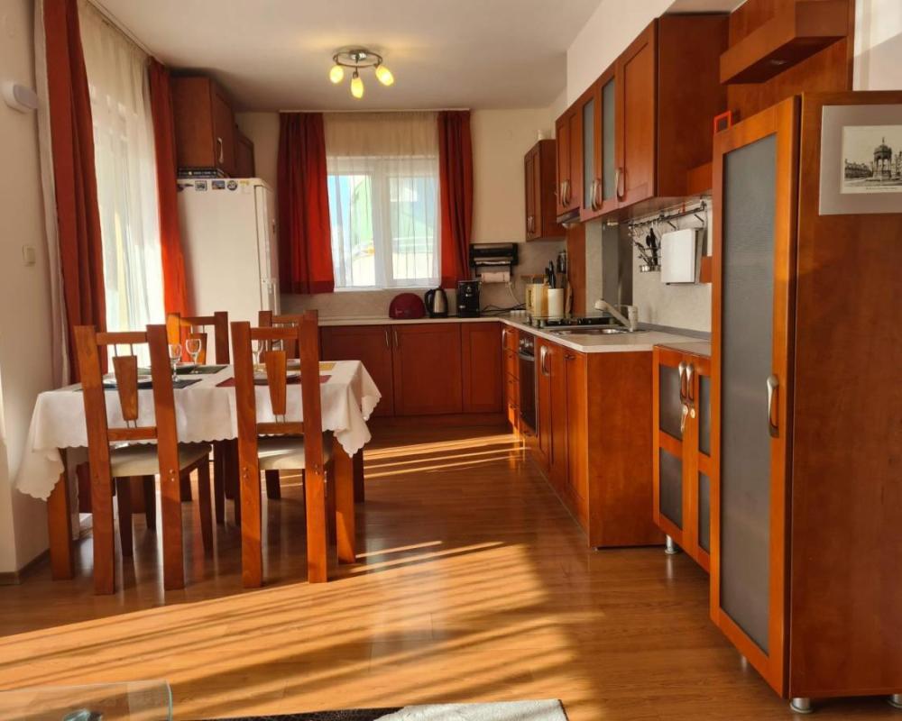 фото Spacious 2 Bedroom Apartment