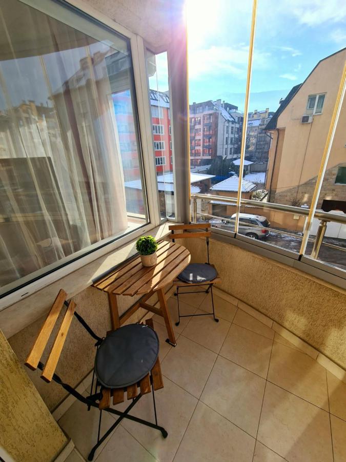 фото Spacious 2 Bedroom Apartment