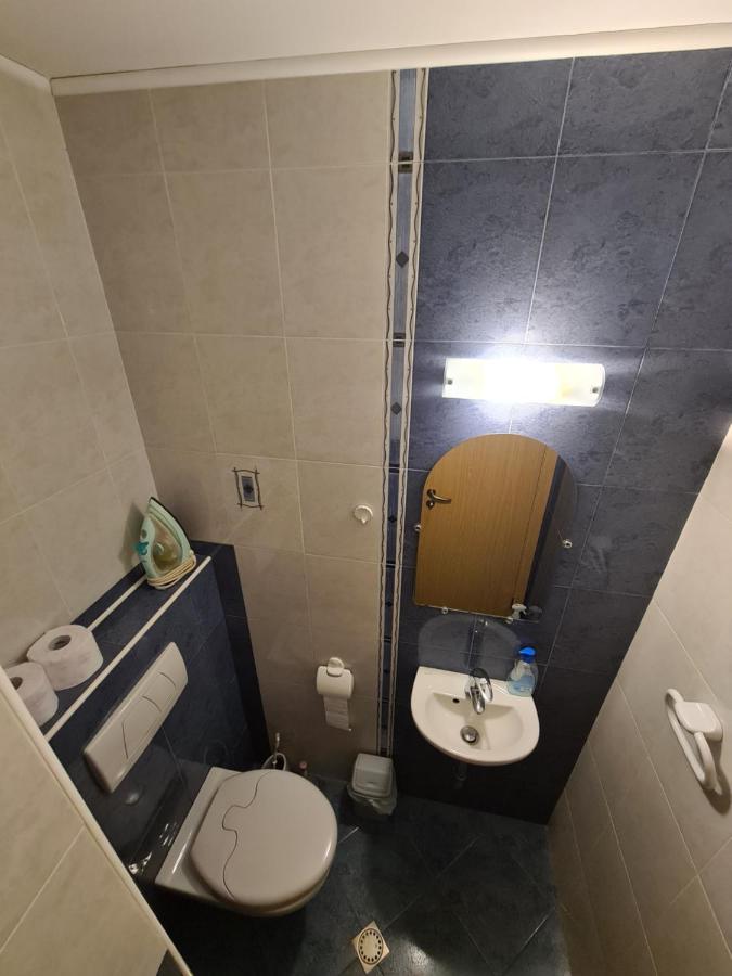 фото Spacious 2 Bedroom Apartment