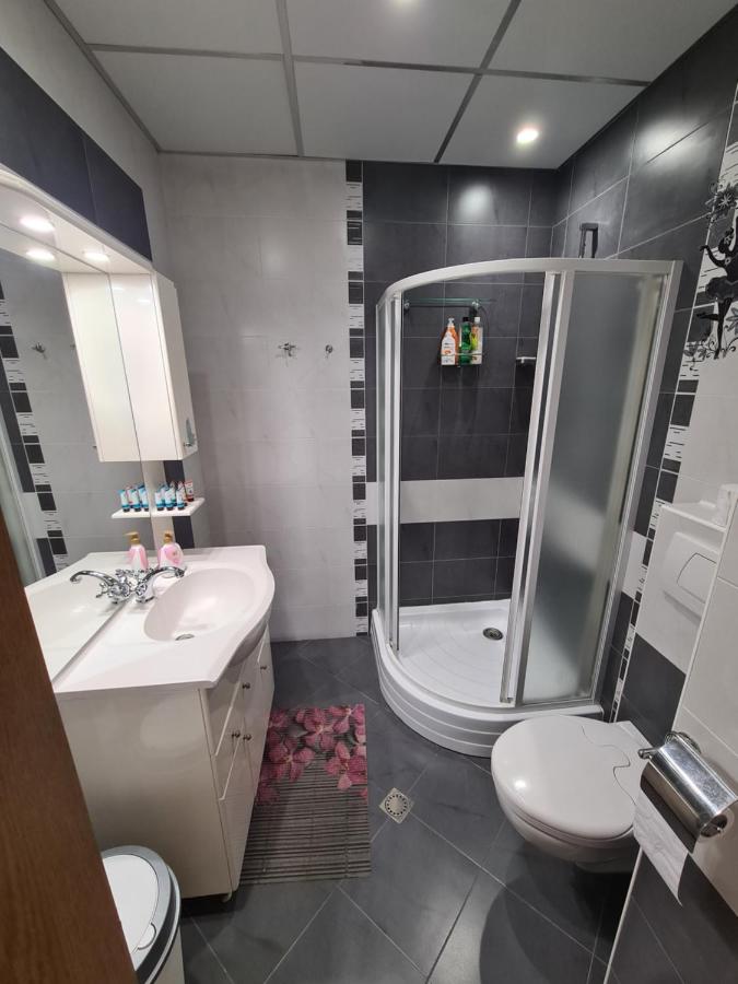фото Spacious 2 Bedroom Apartment