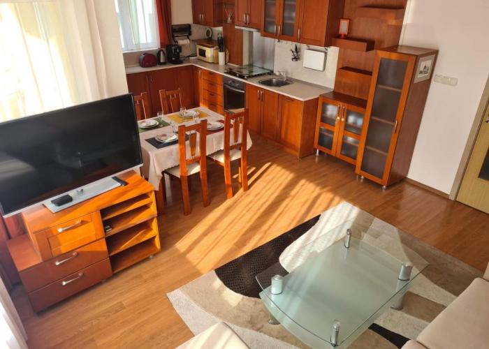 Spacious 2 Bedroom Apartment