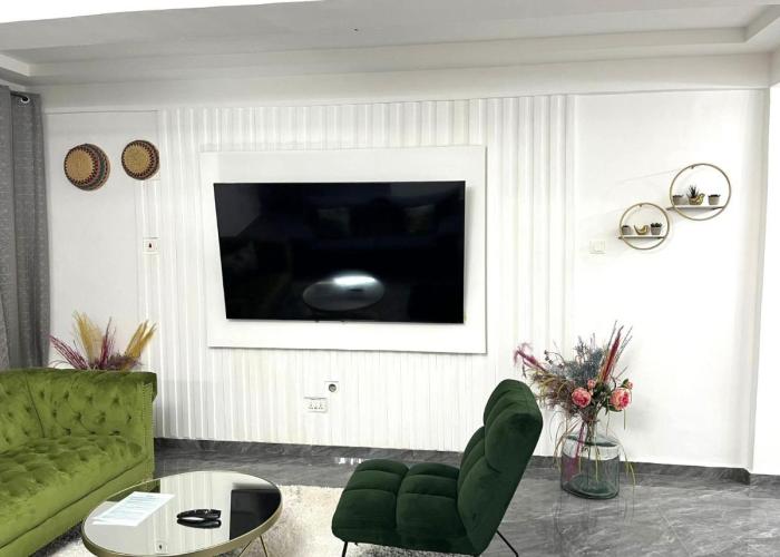 Luxury Apartment with Pool, McCarthy hill