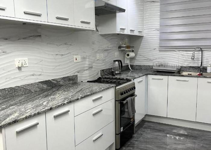 Luxury Apartment with Pool, McCarthy hill