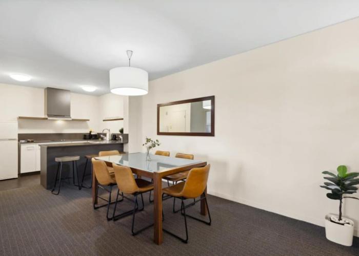 Spacious Holiday Apart on Hay St CBD