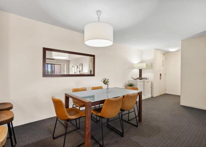 Spacious Holiday Apart on Hay St CBD