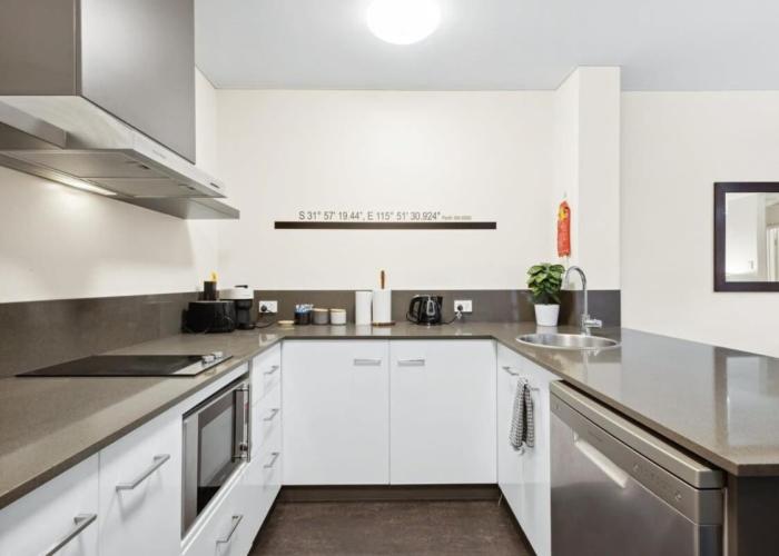 Spacious Holiday Apart on Hay St CBD