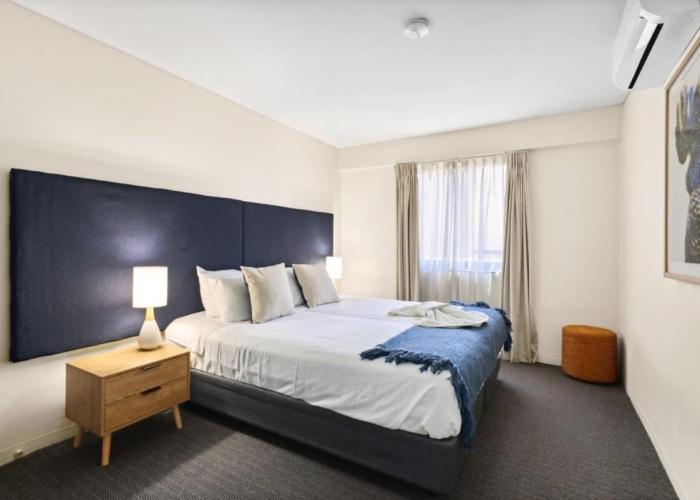 Spacious Holiday Apart on Hay St CBD