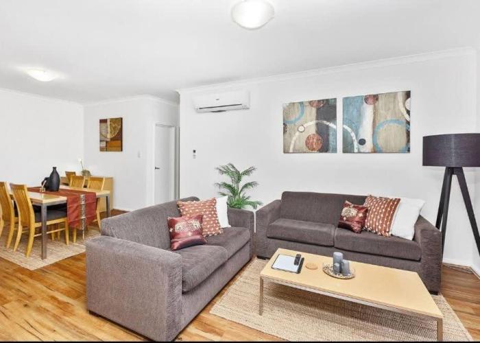 Executive Apt - 2BR 1BA w Parking