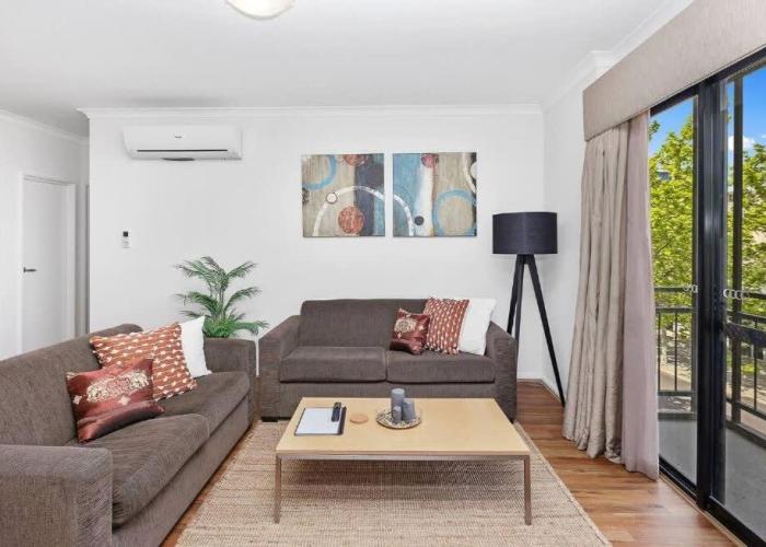 Executive Apt - 2BR 1BA w Parking