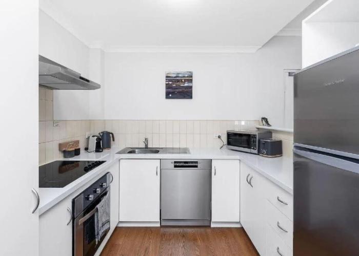 Executive Apt - 2BR 1BA w Parking