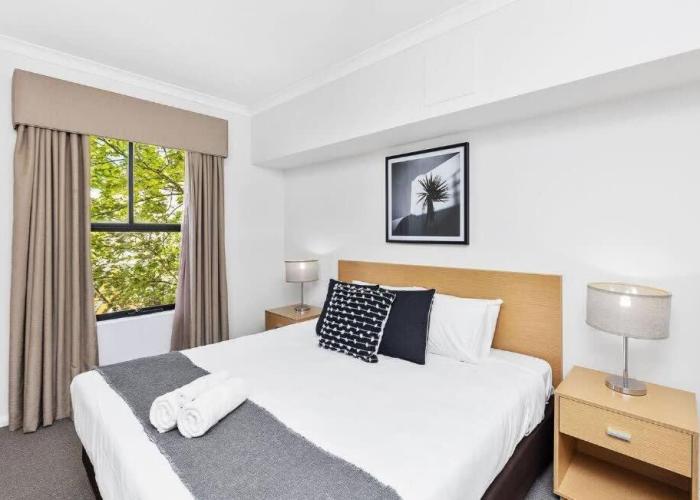 Executive Apt - 2BR 1BA w Parking