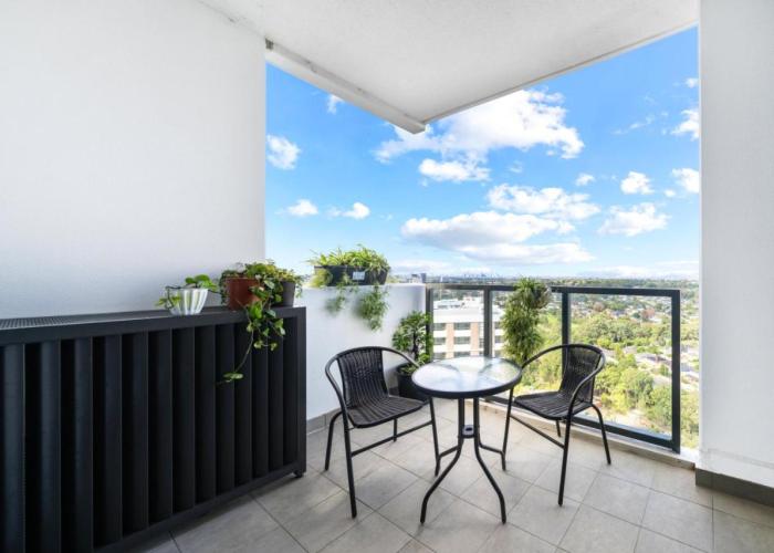 High level urban retreat in Macquarie Park