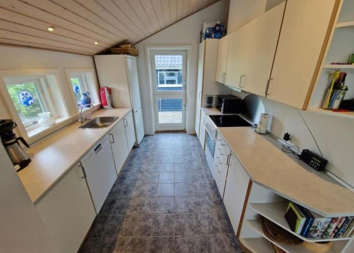 Holiday house by a fantastic beach and free WiFi