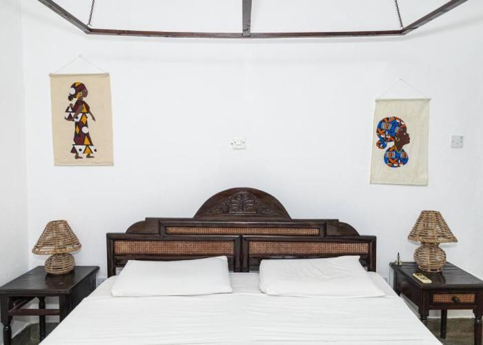 Villa 43, Malindi-Easy pool and beach access.