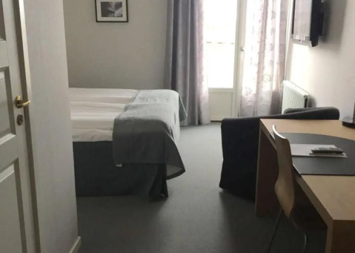 Adels Lågprishotell