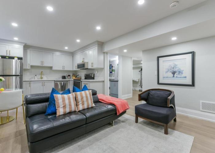 Stunning 2 bedroom - Oakville Prime Location