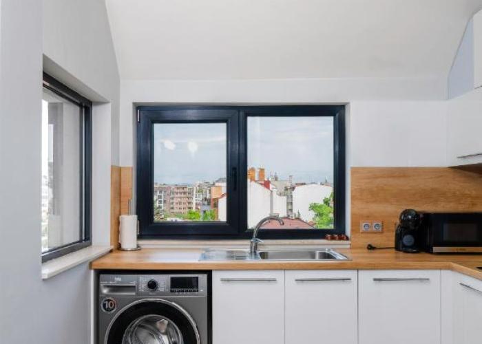Feel at Home - Central 2BD Flat with Parking by Flat Mаnager