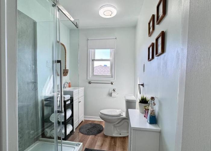 Near the Falls Two Bedroom - 5 min Walk to Clifton