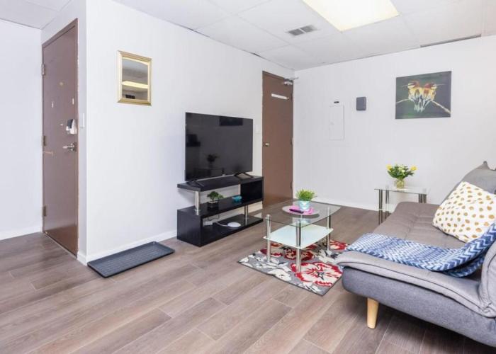 Modern 1BR Condo - Chinatown Near Little Italy