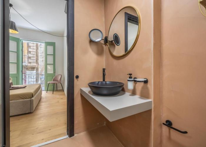 Traditional 2BR Stylish Townhouse with Maltese Balcony - Close to Triton Fountain Valletta, Sliema & Saint Julians