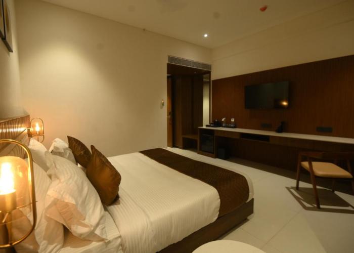 Kings Kraft Tremezzo Inn, Somnath