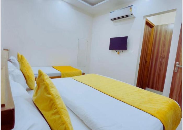 Hotel Hare Krishna Dham