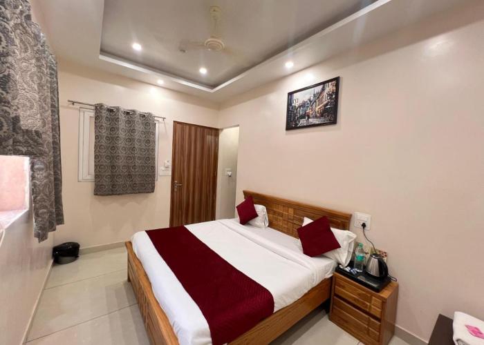 Hotel Hare Krishna Dham