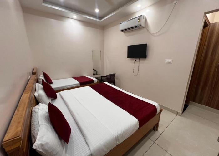 Hotel Hare Krishna Dham