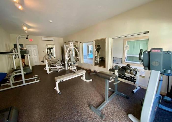 Extra spacious oceanview condo 5 min from pristine beach