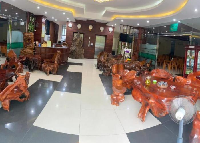 Khách sạn cẩm lai
