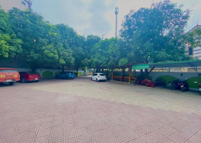 Khách sạn cẩm lai