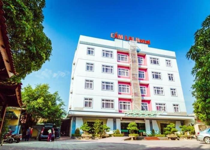 Khách sạn cẩm lai