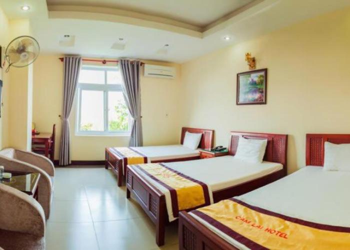 Khách sạn cẩm lai