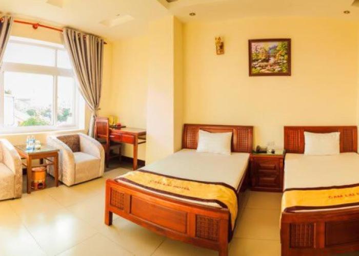 Khách sạn cẩm lai