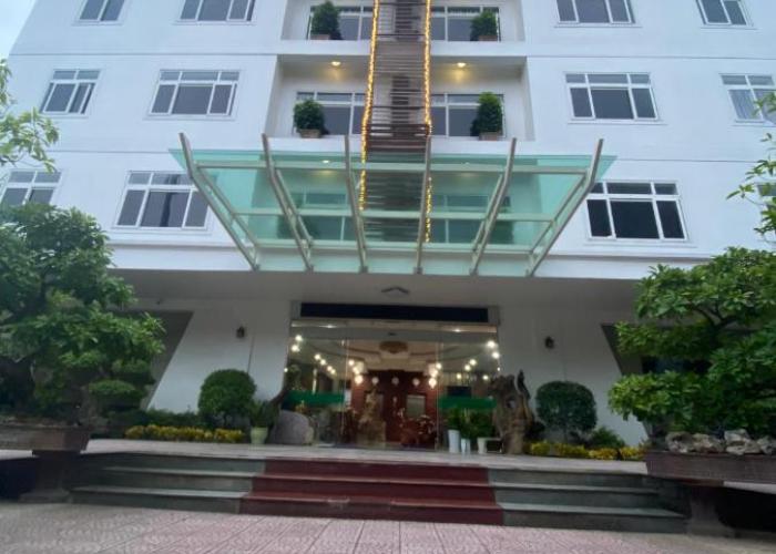 Khách sạn cẩm lai