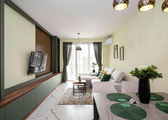Stylish Urban Haven with Dedicated Parking Spot by Flat Mаnager