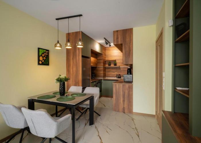 Stylish Urban Haven with Dedicated Parking Spot by Flat Mаnager