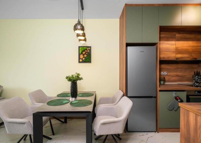Stylish Urban Haven with Dedicated Parking Spot by Flat Mаnager