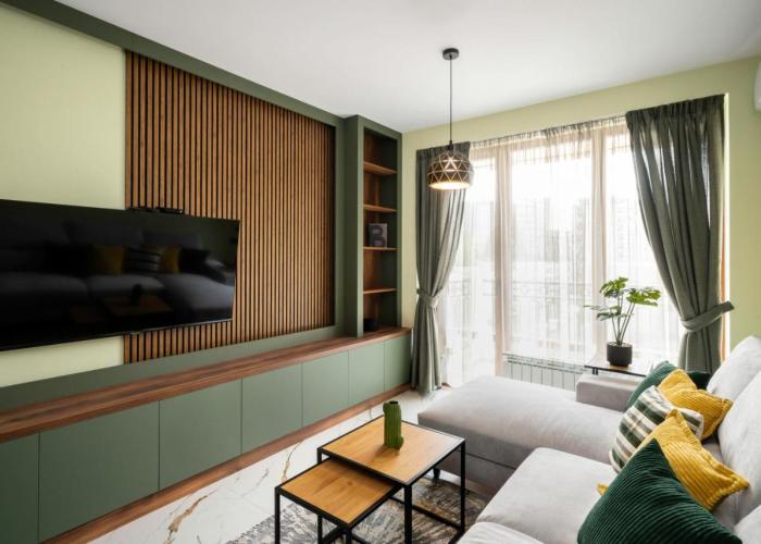 Stylish Urban Haven with Dedicated Parking Spot by Flat Mаnager