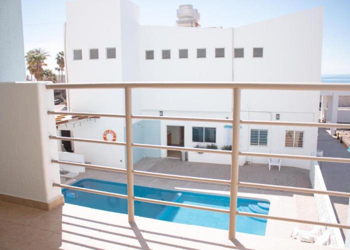 Costa Elegante Hotel & Suites