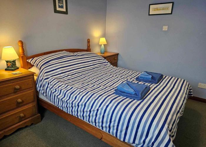 Waterside Holiday Cottage on Camel Trail Wadebridge Sleeps 5
