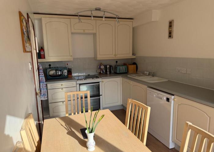 Waterside Holiday Cottage on Camel Trail Wadebridge Sleeps 5