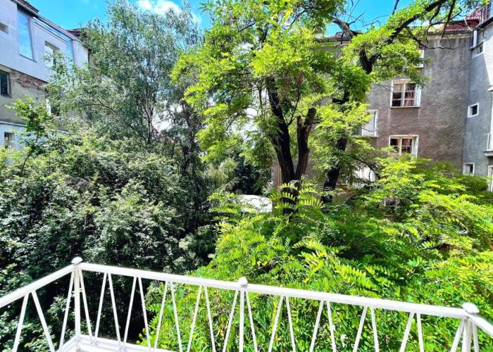 Bohemian Bright & Calm 2BR - Top center - Private Balcony