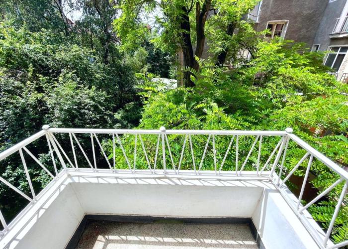 Bohemian Bright & Calm 2BR - Top center - Private Balcony